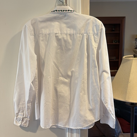 Vintage White Button-Up Shirt with Embroidered Accents - Picture 3 of 4
